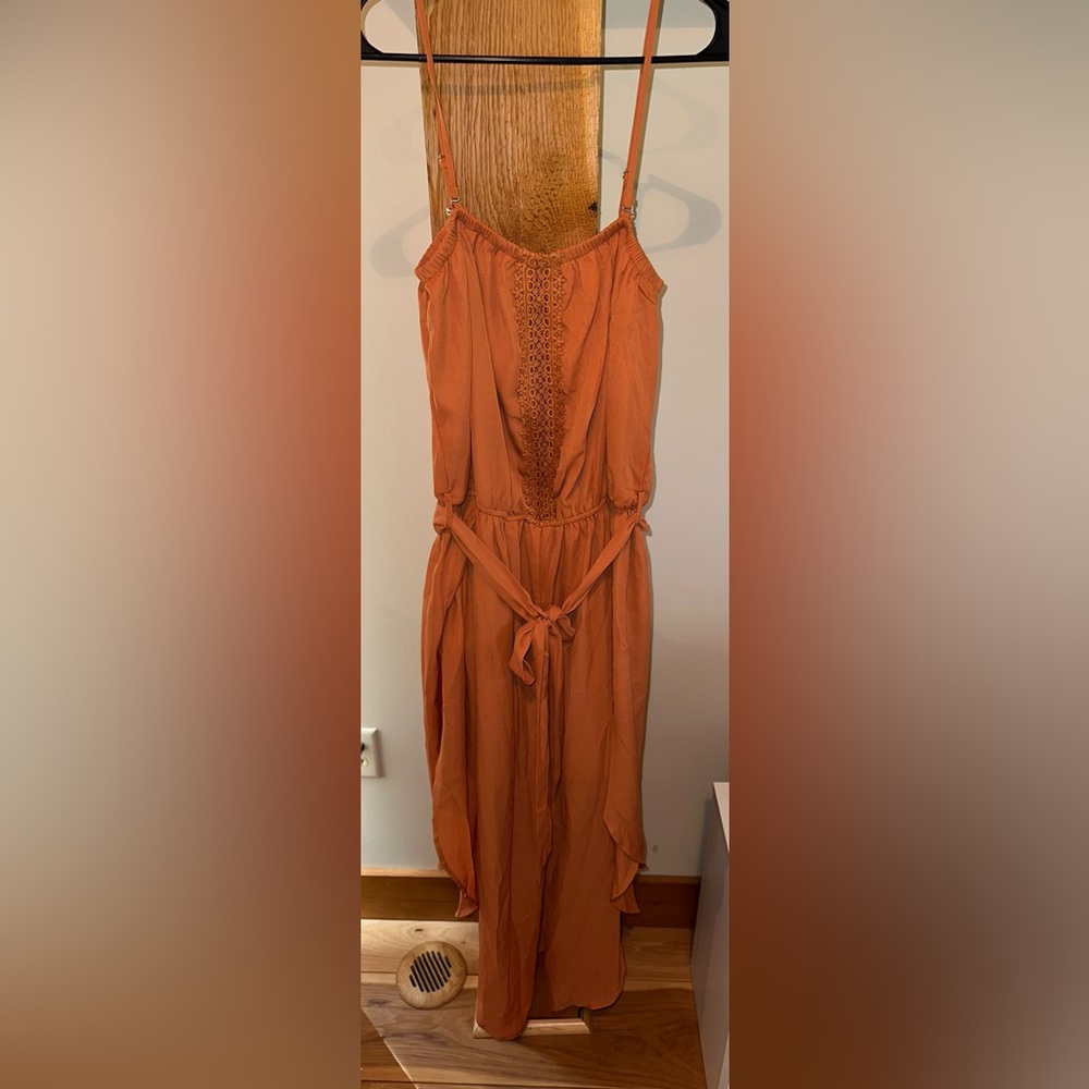 Women’s sleeveless jumpsuit, straps can be taken off, built in shorts